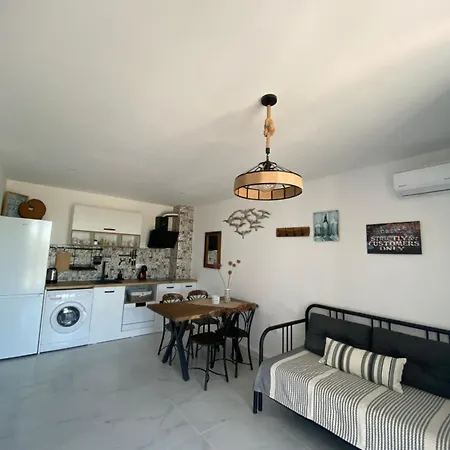 Apartment Port