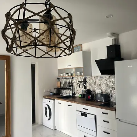 Port Apartment *
